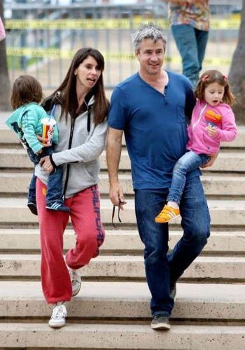 Picture of Tharita Cesaroni, her husband Dermot Mulroney and her daughters Mabel Mulroney and Sally Mulroney.